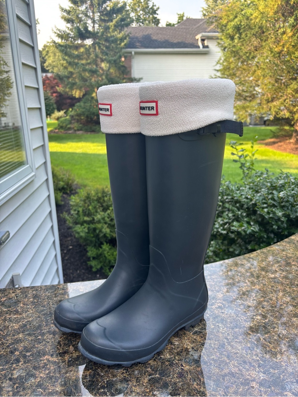 Hunter Boots Norris Field Boot Charcoal Grey w/ Cream Fleece Boot Socks Women 7